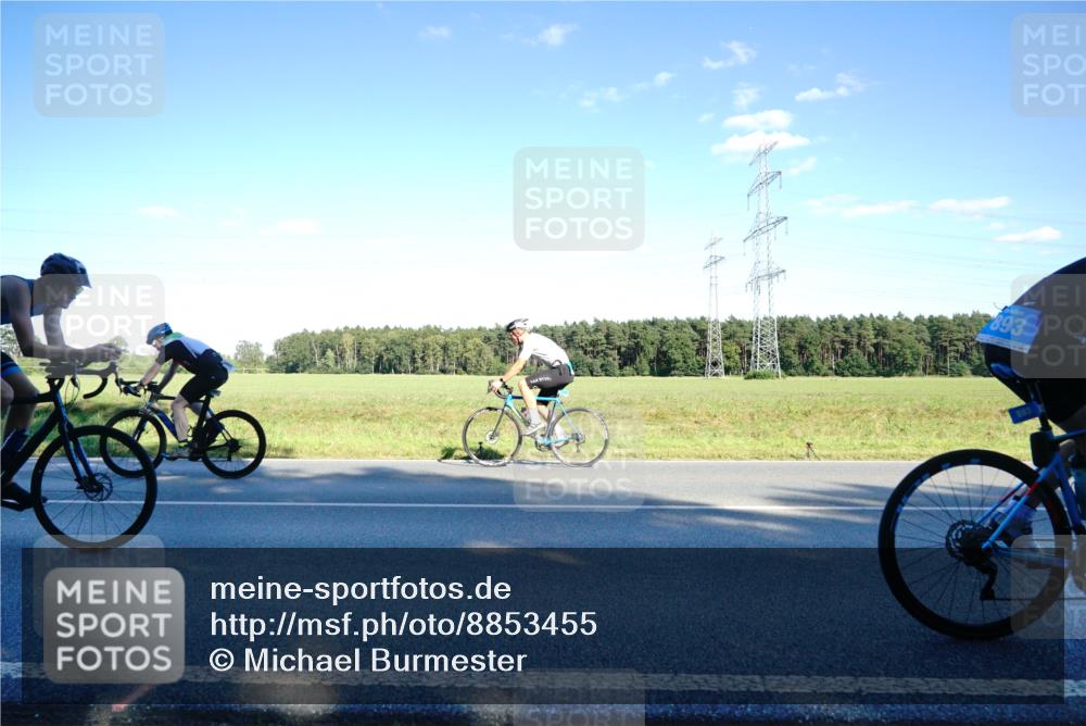 07.09.2025 - 19. Norderstedt Triathlon Michael Burmester http://msf.ph/oto/8853455 07.09.2025 16:02:26 Radfahren 431, 893, 1060, 1067, 1076, 1595 meine-sportfotos.de