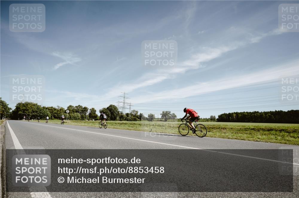 07.09.2025 - 19. Norderstedt Triathlon Michael Burmester http://msf.ph/oto/8853458 07.09.2025 11:49:32 Radfahren  meine-sportfotos.de