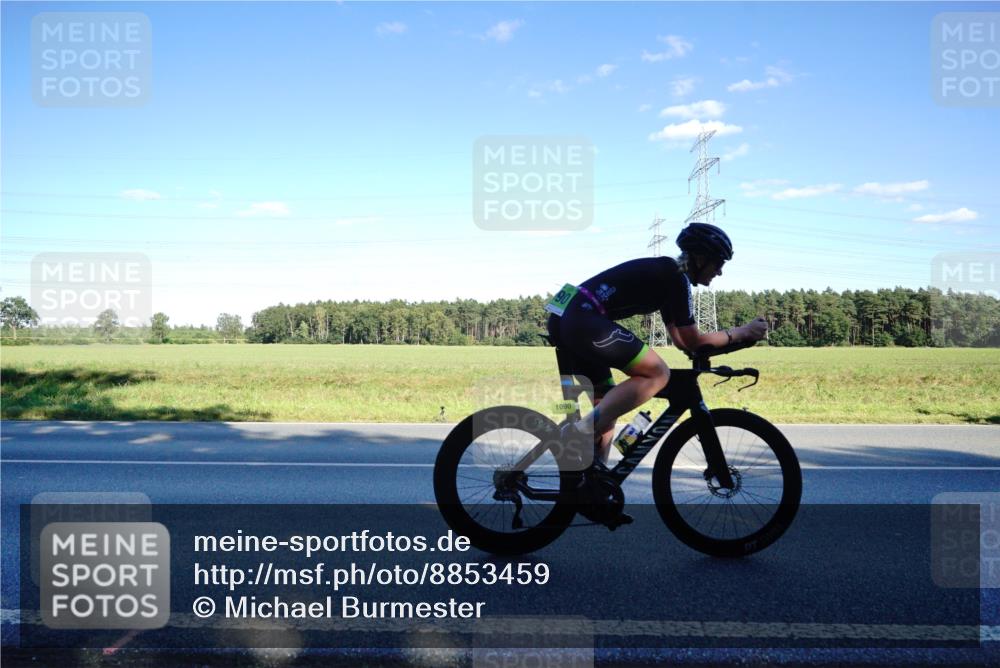 07.09.2025 - 19. Norderstedt Triathlon Michael Burmester http://msf.ph/oto/8853459 07.09.2025 16:02:33 Radfahren 1090 meine-sportfotos.de