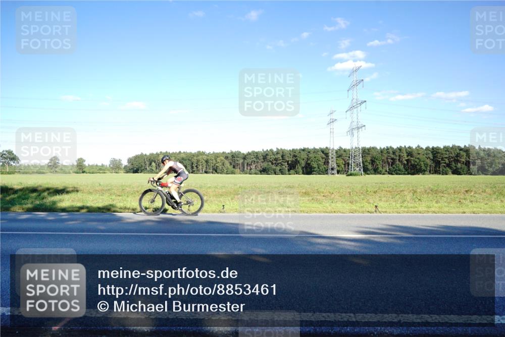 07.09.2025 - 19. Norderstedt Triathlon Michael Burmester http://msf.ph/oto/8853461 07.09.2025 16:02:34 Radfahren 1090 meine-sportfotos.de