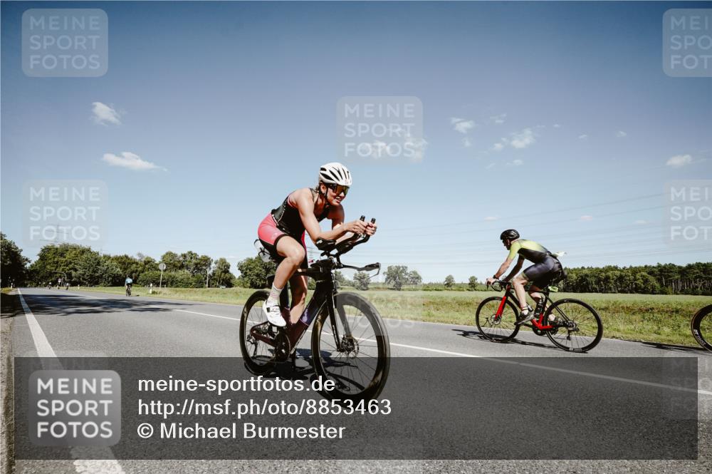 07.09.2025 - 19. Norderstedt Triathlon Michael Burmester http://msf.ph/oto/8853463 07.09.2025 14:46:42 Radfahren 377 meine-sportfotos.de