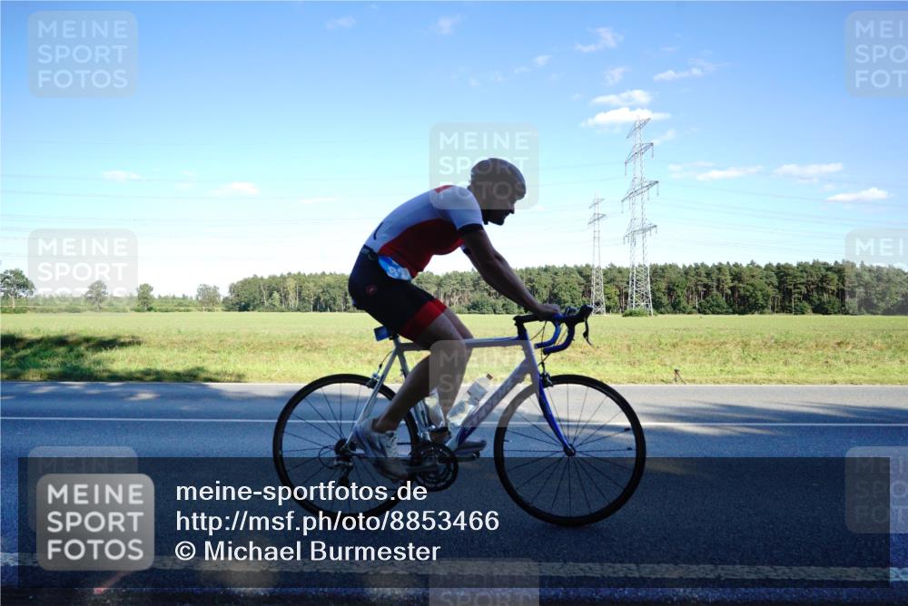 07.09.2025 - 19. Norderstedt Triathlon Michael Burmester http://msf.ph/oto/8853466 07.09.2025 16:02:43 Radfahren 894 meine-sportfotos.de