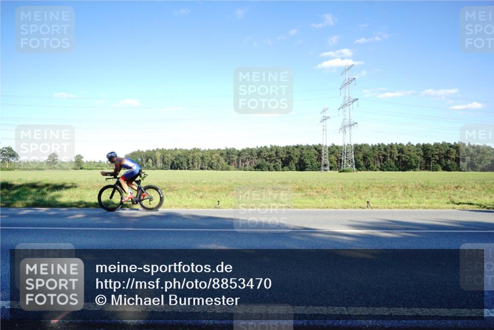 07.09.2025 - 19. Norderstedt Triathlon Michael Burmester http://msf.ph/oto/8853470 07.09.2025 16:02:48 Radfahren 409, 487, 499, 1413 meine-sportfotos.de