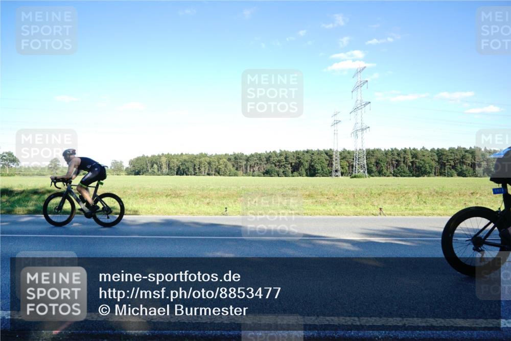07.09.2025 - 19. Norderstedt Triathlon Michael Burmester http://msf.ph/oto/8853477 07.09.2025 16:02:49 Radfahren 409, 487, 499, 1413 meine-sportfotos.de