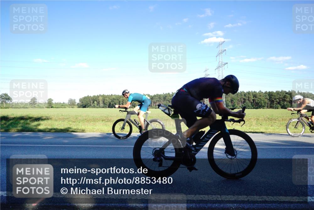 07.09.2025 - 19. Norderstedt Triathlon Michael Burmester http://msf.ph/oto/8853480 07.09.2025 16:02:50 Radfahren 409, 487, 499, 1413, 1479 meine-sportfotos.de