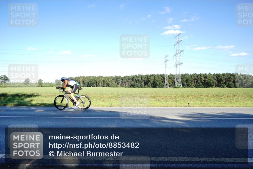 07.09.2025 - 19. Norderstedt Triathlon Michael Burmester http://msf.ph/oto/8853482 07.09.2025 16:02:51 Radfahren 487, 499, 1413, 1479 meine-sportfotos.de