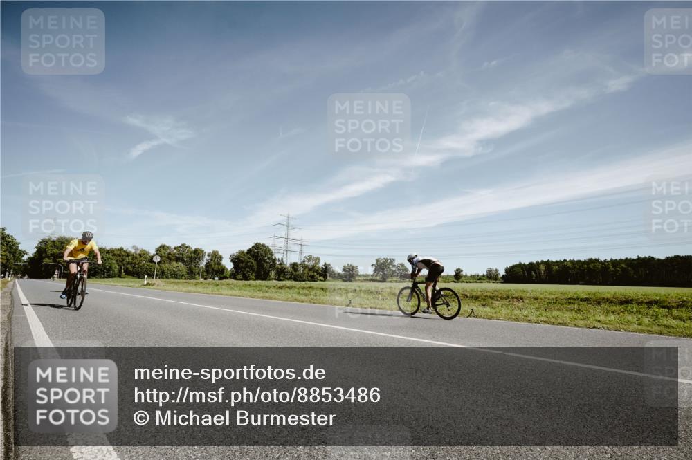 07.09.2025 - 19. Norderstedt Triathlon Michael Burmester http://msf.ph/oto/8853486 07.09.2025 11:50:14 Radfahren 228, 819 meine-sportfotos.de