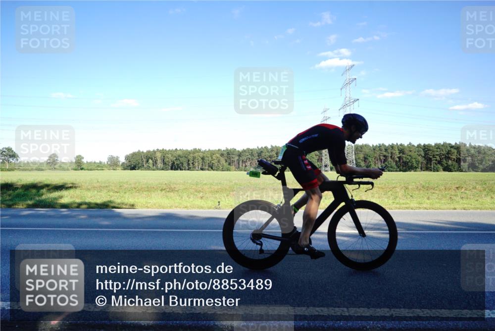 07.09.2025 - 19. Norderstedt Triathlon Michael Burmester http://msf.ph/oto/8853489 07.09.2025 16:02:55 Radfahren 372, 520, 951, 1479 meine-sportfotos.de