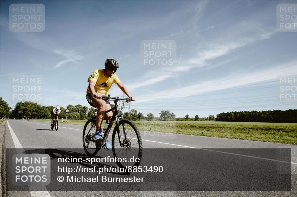 07.09.2025 - 19. Norderstedt Triathlon Michael Burmester http://msf.ph/oto/8853490 07.09.2025 11:50:15 Radfahren 228, 819 meine-sportfotos.de
