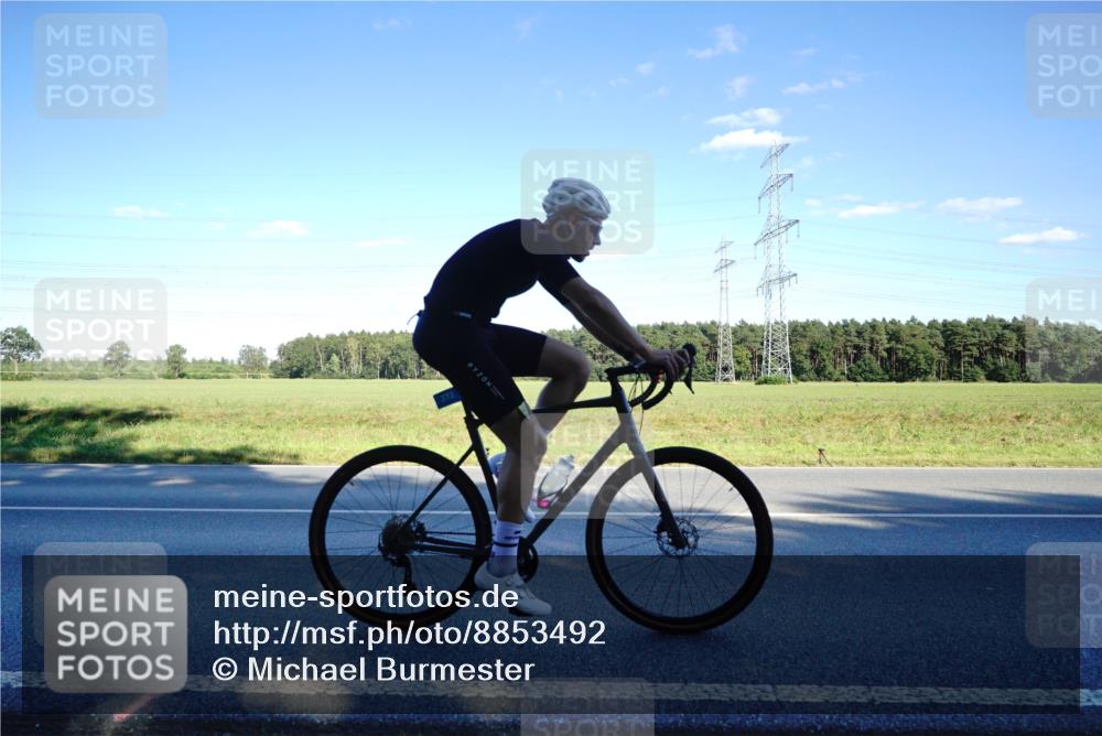 07.09.2025 - 19. Norderstedt Triathlon Michael Burmester http://msf.ph/oto/8853492 07.09.2025 16:02:56 Radfahren 372, 520, 951, 1479 meine-sportfotos.de