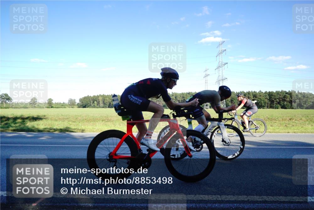 07.09.2025 - 19. Norderstedt Triathlon Michael Burmester http://msf.ph/oto/8853498 07.09.2025 16:03:01 Radfahren 515, 951, 1043, 1100 meine-sportfotos.de