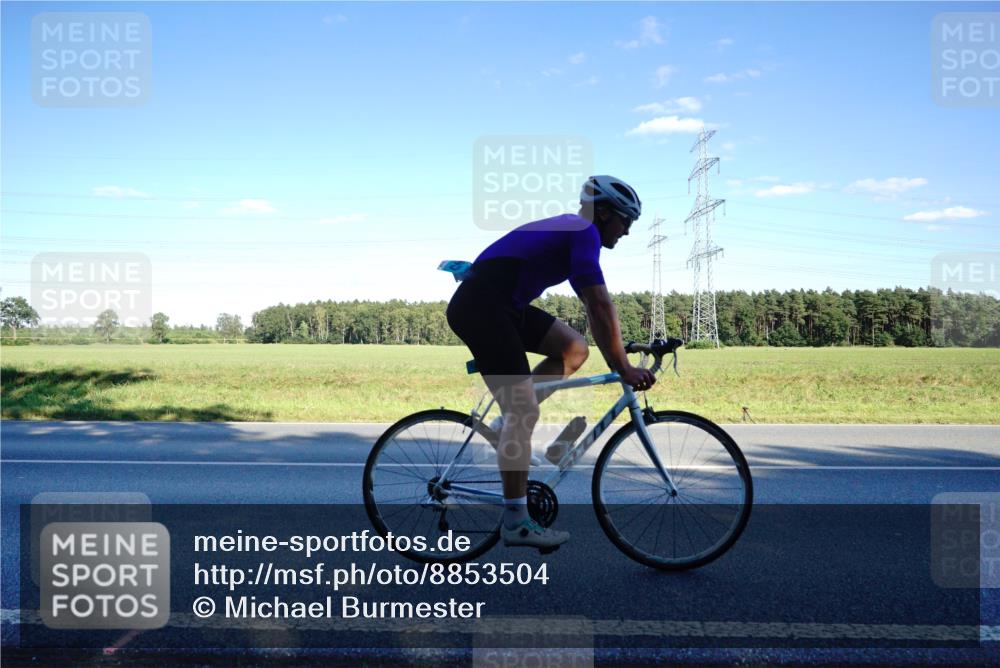 07.09.2025 - 19. Norderstedt Triathlon Michael Burmester http://msf.ph/oto/8853504 07.09.2025 16:03:06 Radfahren 535, 1545 meine-sportfotos.de