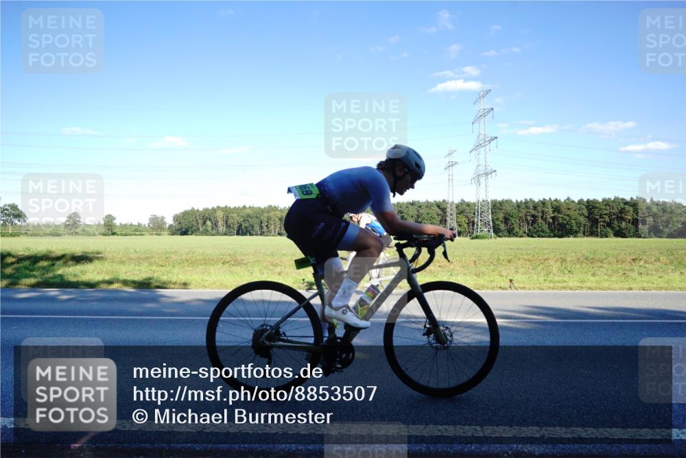 07.09.2025 - 19. Norderstedt Triathlon Michael Burmester http://msf.ph/oto/8853507 07.09.2025 16:03:09 Radfahren 524, 1069, 1545 meine-sportfotos.de