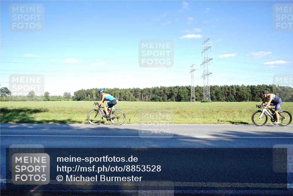 07.09.2025 - 19. Norderstedt Triathlon Michael Burmester http://msf.ph/oto/8853528 07.09.2025 16:03:26 Radfahren 496, 1052, 1089, 1625 meine-sportfotos.de