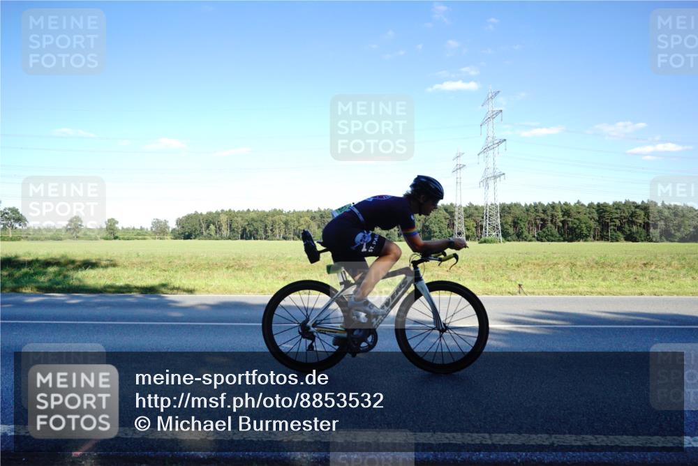 07.09.2025 - 19. Norderstedt Triathlon Michael Burmester http://msf.ph/oto/8853532 07.09.2025 16:03:29 Radfahren 371, 496, 942, 1052, 1079, 1089, 1097 meine-sportfotos.de
