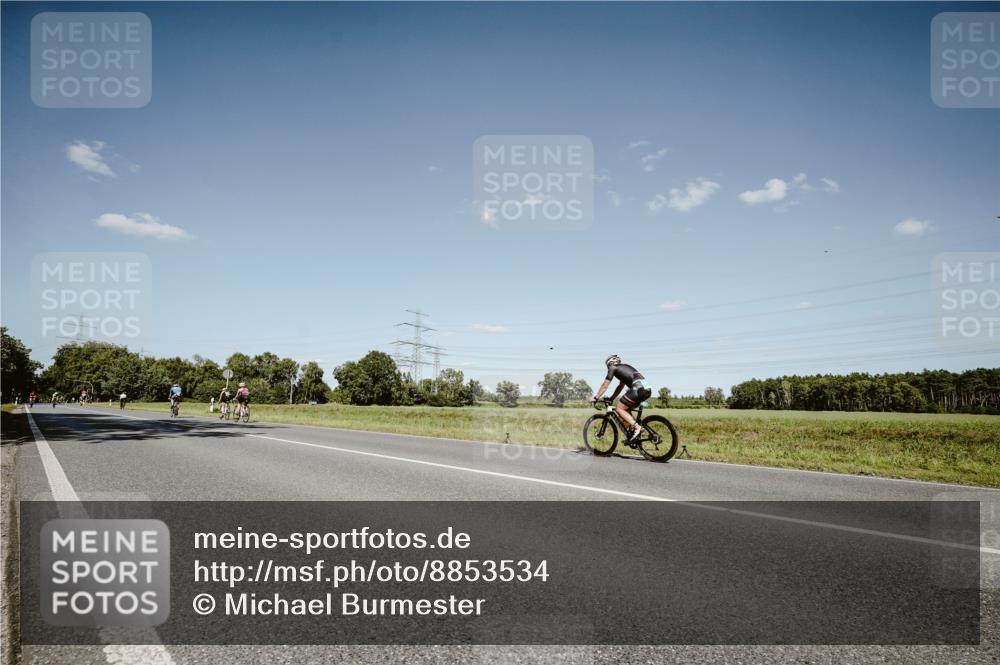 07.09.2025 - 19. Norderstedt Triathlon Michael Burmester http://msf.ph/oto/8853534 07.09.2025 14:47:28 Radfahren  meine-sportfotos.de