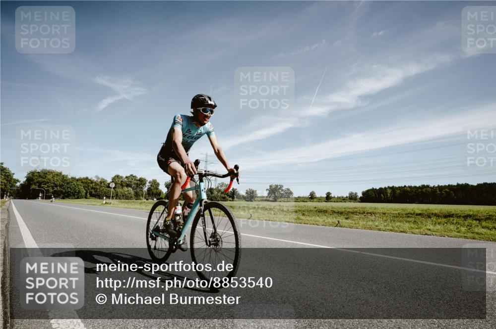 07.09.2025 - 19. Norderstedt Triathlon Michael Burmester http://msf.ph/oto/8853540 07.09.2025 11:51:11 Radfahren 1239 meine-sportfotos.de