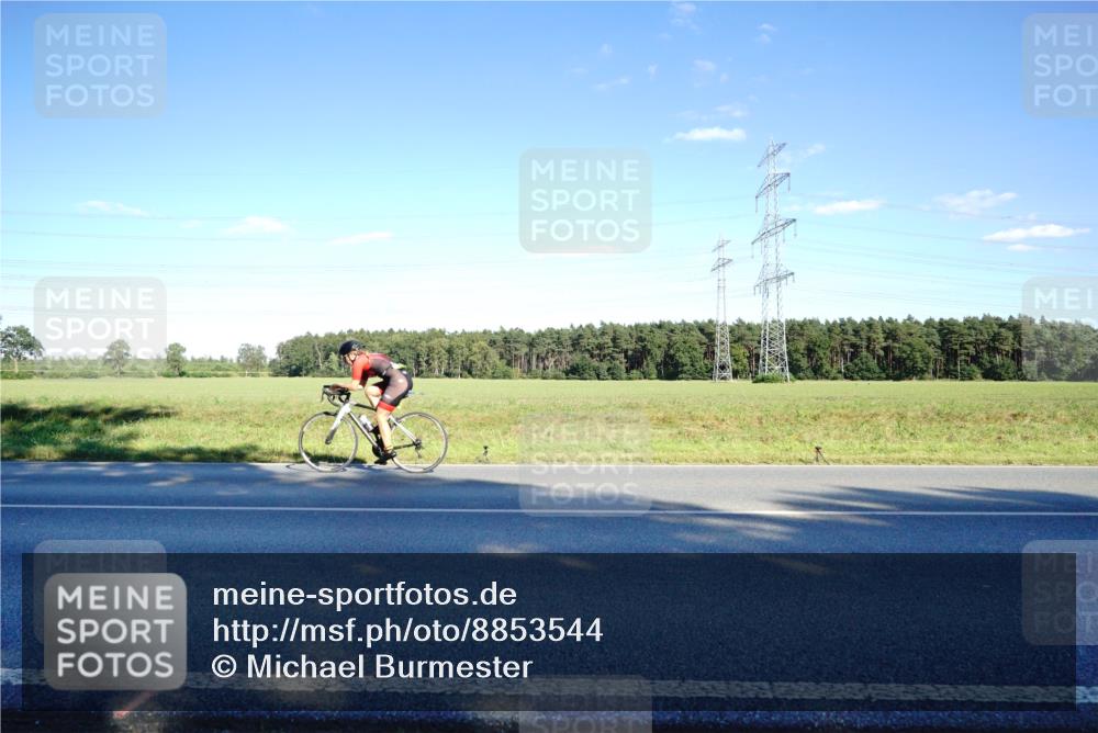 07.09.2025 - 19. Norderstedt Triathlon Michael Burmester http://msf.ph/oto/8853544 07.09.2025 16:03:37 Radfahren 1074 meine-sportfotos.de