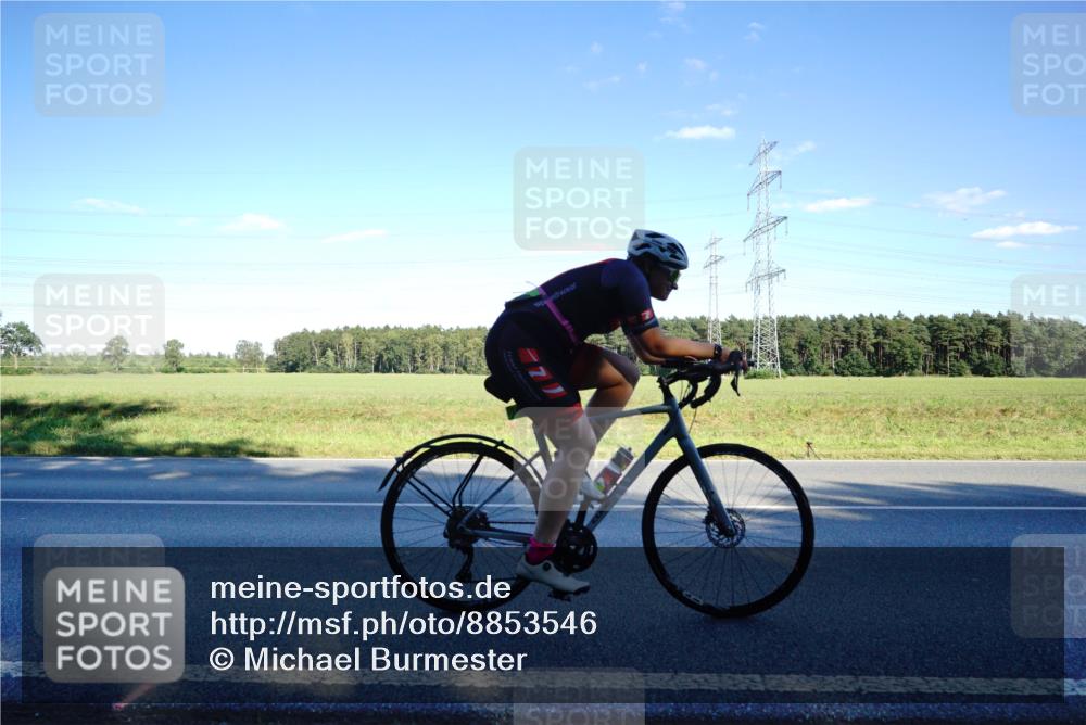 07.09.2025 - 19. Norderstedt Triathlon Michael Burmester http://msf.ph/oto/8853546 07.09.2025 16:03:39 Radfahren 1049, 1074, 1087 meine-sportfotos.de