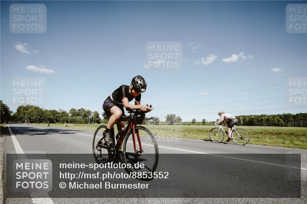 07.09.2025 - 19. Norderstedt Triathlon Michael Burmester http://msf.ph/oto/8853552 07.09.2025 14:47:41 Radfahren 447 meine-sportfotos.de