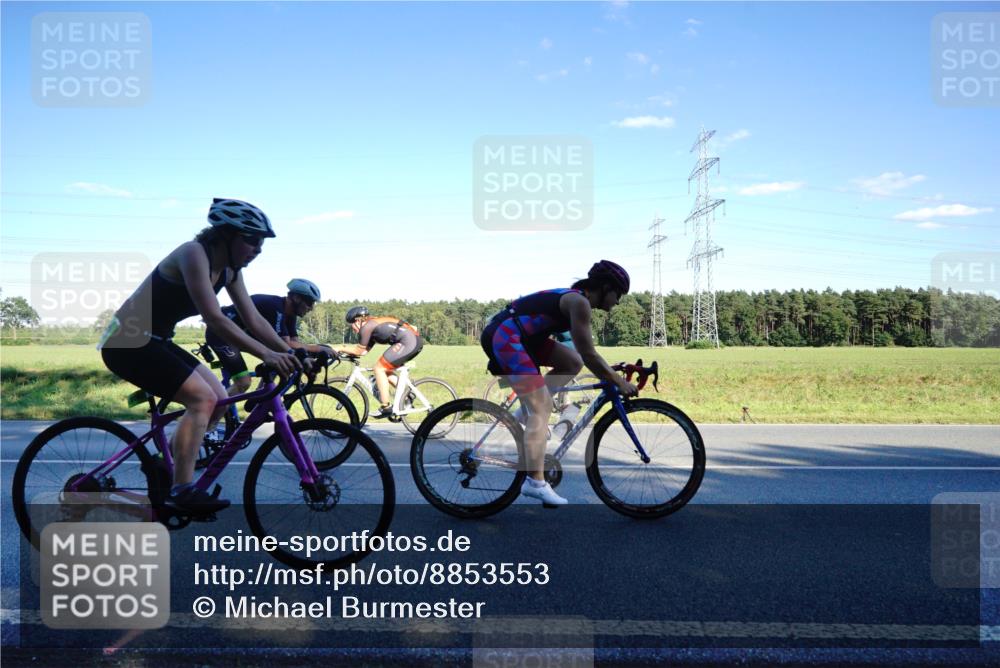 07.09.2025 - 19. Norderstedt Triathlon Michael Burmester http://msf.ph/oto/8853553 07.09.2025 16:03:42 Radfahren 415, 505, 507, 519, 542, 1049, 1058, 1074, 1087, 1088, 1584, 1586 meine-sportfotos.de