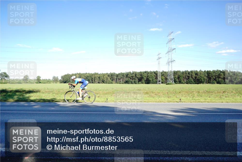 07.09.2025 - 19. Norderstedt Triathlon Michael Burmester http://msf.ph/oto/8853565 07.09.2025 16:03:47 Radfahren 415, 505, 507, 519, 956, 1537, 1584, 1586 meine-sportfotos.de