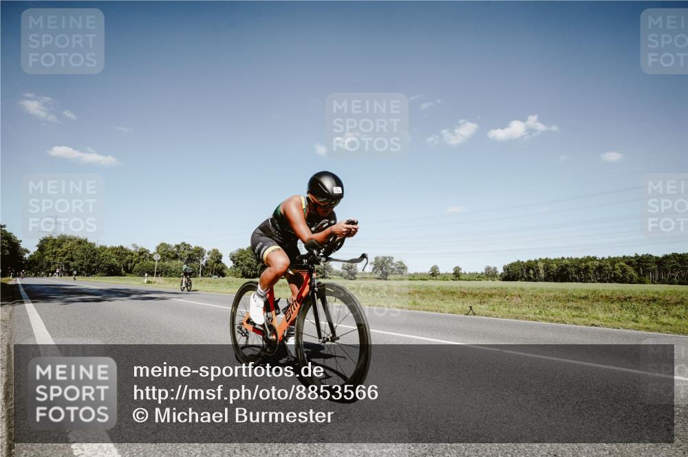 07.09.2025 - 19. Norderstedt Triathlon Michael Burmester http://msf.ph/oto/8853566 07.09.2025 14:47:54 Radfahren 1406, 1500 meine-sportfotos.de