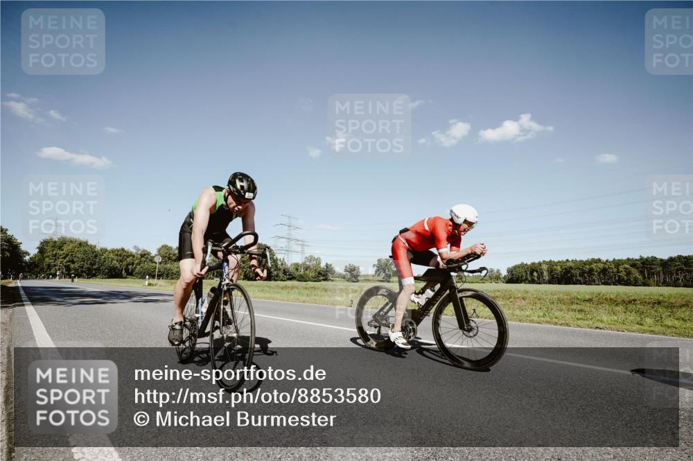 07.09.2025 - 19. Norderstedt Triathlon Michael Burmester http://msf.ph/oto/8853580 07.09.2025 14:48:10 Radfahren 417, 977, 1478 meine-sportfotos.de