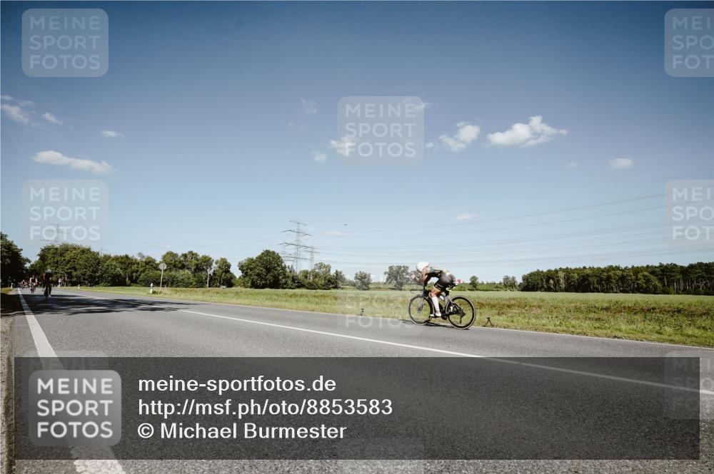 07.09.2025 - 19. Norderstedt Triathlon Michael Burmester http://msf.ph/oto/8853583 07.09.2025 14:48:17 Radfahren 469 meine-sportfotos.de
