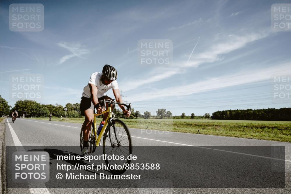 07.09.2025 - 19. Norderstedt Triathlon Michael Burmester http://msf.ph/oto/8853588 07.09.2025 11:51:51 Radfahren 267, 782, 1319 meine-sportfotos.de