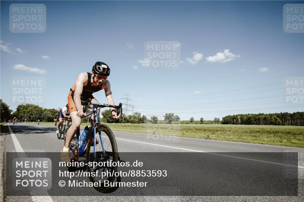 07.09.2025 - 19. Norderstedt Triathlon Michael Burmester http://msf.ph/oto/8853593 07.09.2025 14:48:22 Radfahren 469, 475, 1002 meine-sportfotos.de