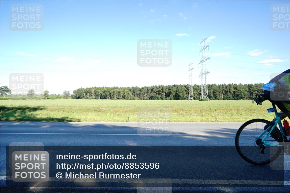 07.09.2025 - 19. Norderstedt Triathlon Michael Burmester http://msf.ph/oto/8853596 07.09.2025 16:04:02 Radfahren 509, 1455 meine-sportfotos.de