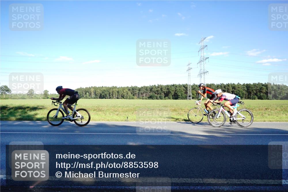 07.09.2025 - 19. Norderstedt Triathlon Michael Burmester http://msf.ph/oto/8853598 07.09.2025 16:04:04 Radfahren 509, 1075, 1455 meine-sportfotos.de