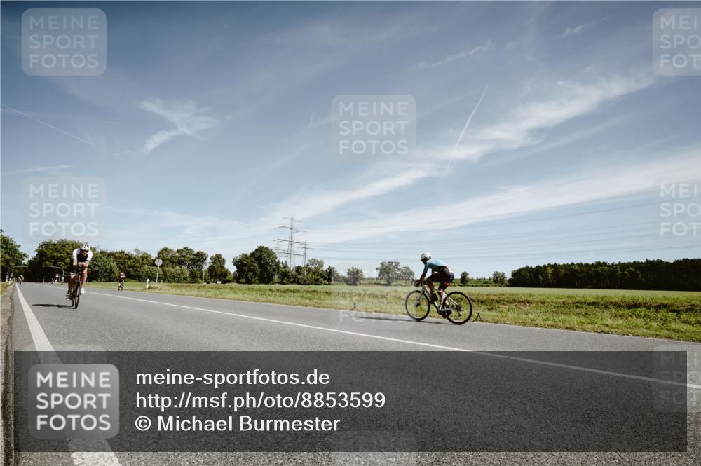 07.09.2025 - 19. Norderstedt Triathlon Michael Burmester http://msf.ph/oto/8853599 07.09.2025 11:52:01 Radfahren 768 meine-sportfotos.de