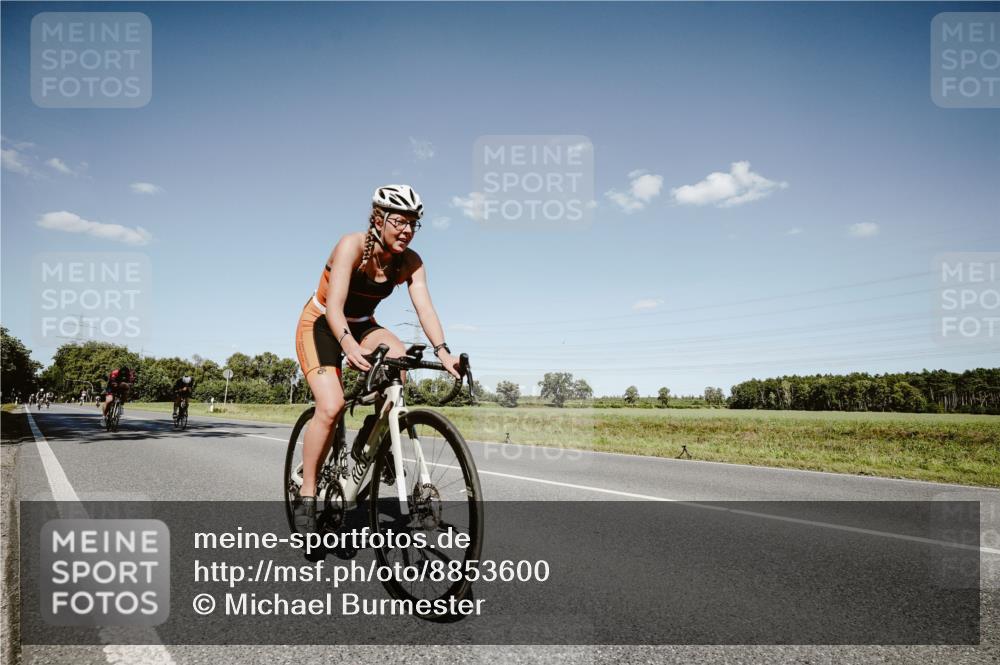 07.09.2025 - 19. Norderstedt Triathlon Michael Burmester http://msf.ph/oto/8853600 07.09.2025 14:48:27 Radfahren 457, 472, 1019 meine-sportfotos.de
