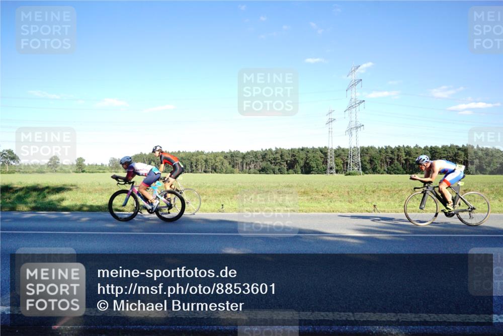 07.09.2025 - 19. Norderstedt Triathlon Michael Burmester http://msf.ph/oto/8853601 07.09.2025 16:04:04 Radfahren 509, 1075, 1455 meine-sportfotos.de