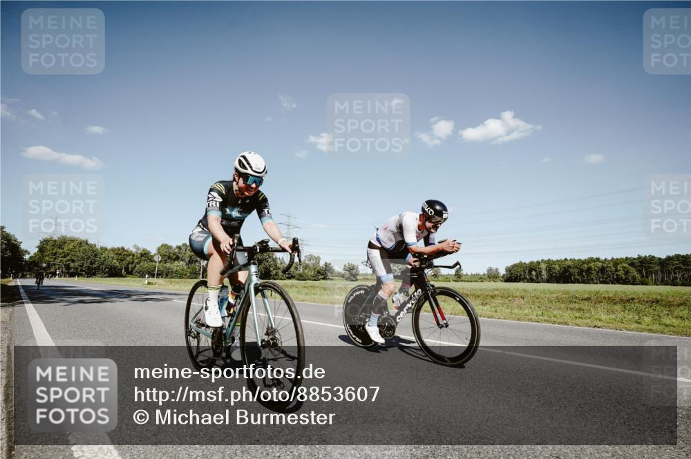 07.09.2025 - 19. Norderstedt Triathlon Michael Burmester http://msf.ph/oto/8853607 07.09.2025 14:48:32 Radfahren 439, 1456, 1485 meine-sportfotos.de