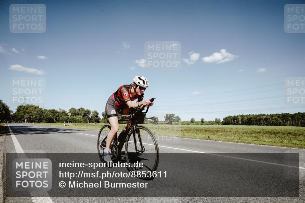 07.09.2025 - 19. Norderstedt Triathlon Michael Burmester http://msf.ph/oto/8853611 07.09.2025 14:48:35 Radfahren 439, 1456, 1485 meine-sportfotos.de