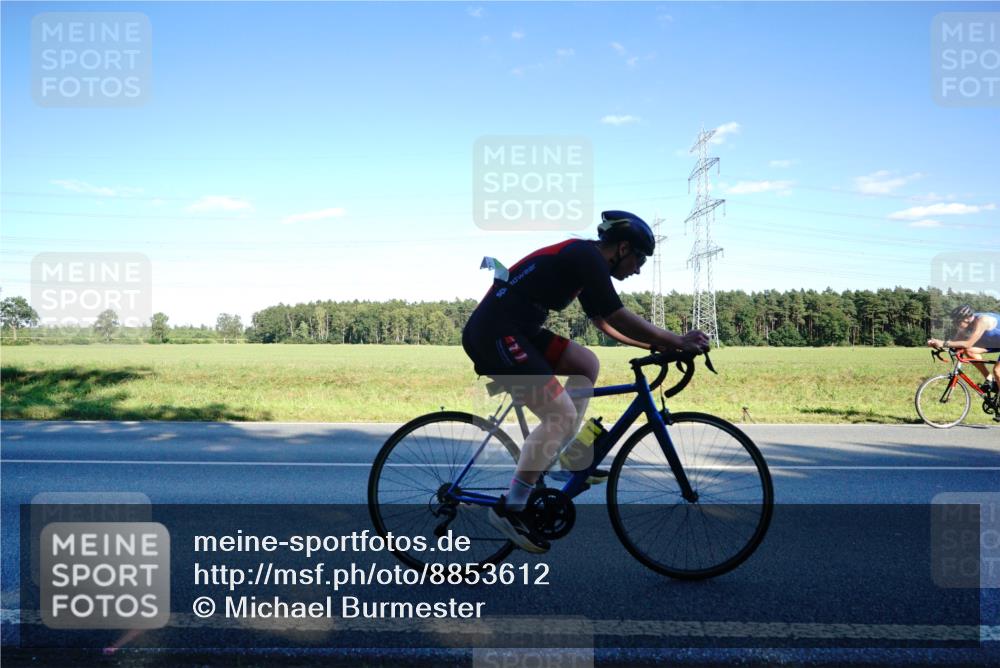 07.09.2025 - 19. Norderstedt Triathlon Michael Burmester http://msf.ph/oto/8853612 07.09.2025 16:04:09 Radfahren 1075, 1077, 1103, 1454 meine-sportfotos.de