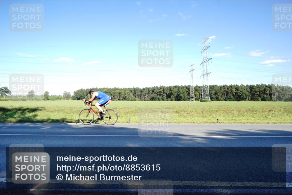 07.09.2025 - 19. Norderstedt Triathlon Michael Burmester http://msf.ph/oto/8853615 07.09.2025 16:04:10 Radfahren 1075, 1077, 1103, 1454 meine-sportfotos.de