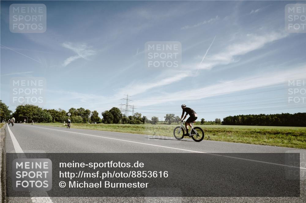 07.09.2025 - 19. Norderstedt Triathlon Michael Burmester http://msf.ph/oto/8853616 07.09.2025 11:52:13 Radfahren 720 meine-sportfotos.de