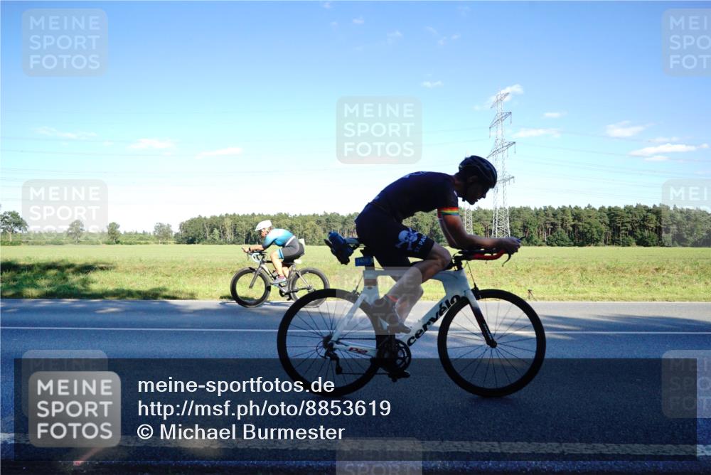 07.09.2025 - 19. Norderstedt Triathlon Michael Burmester http://msf.ph/oto/8853619 07.09.2025 16:04:21 Radfahren 1409 meine-sportfotos.de