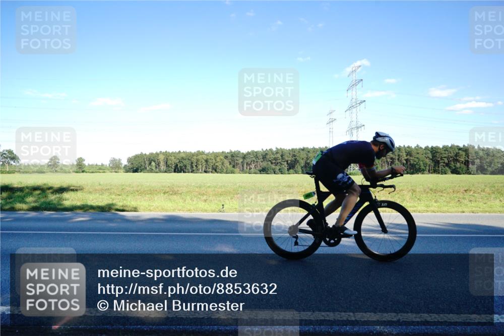 07.09.2025 - 19. Norderstedt Triathlon Michael Burmester http://msf.ph/oto/8853632 07.09.2025 16:04:27 Radfahren 493, 544, 870, 1435 meine-sportfotos.de