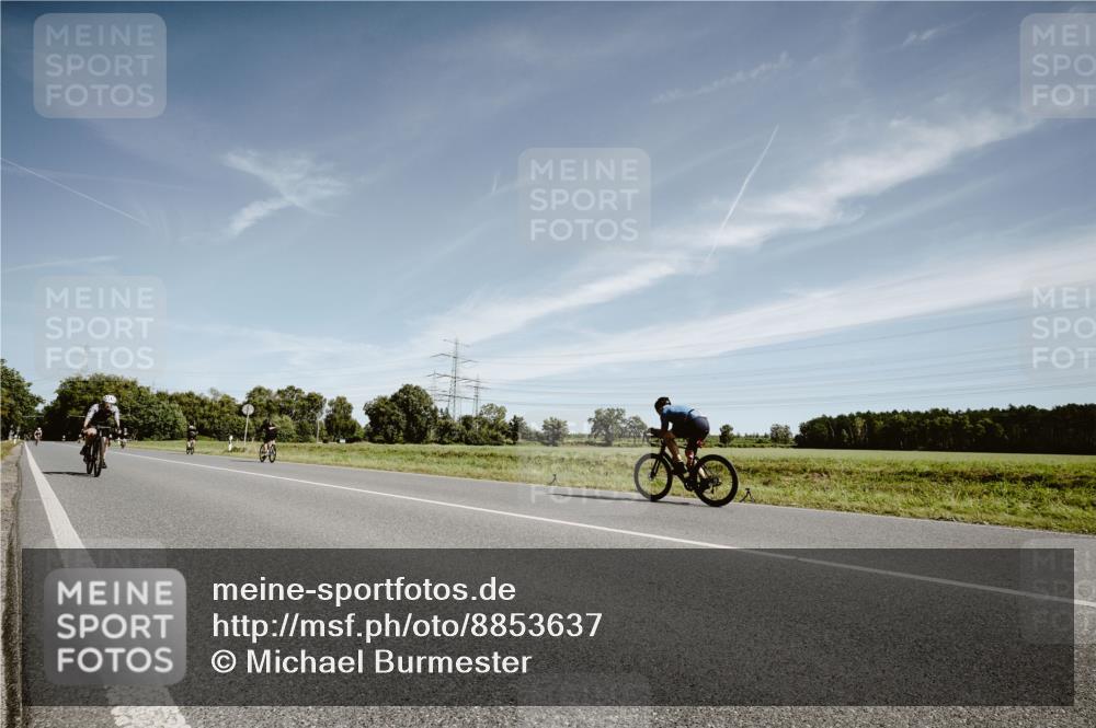 07.09.2025 - 19. Norderstedt Triathlon Michael Burmester http://msf.ph/oto/8853637 07.09.2025 11:52:19 Radfahren 184, 719 meine-sportfotos.de