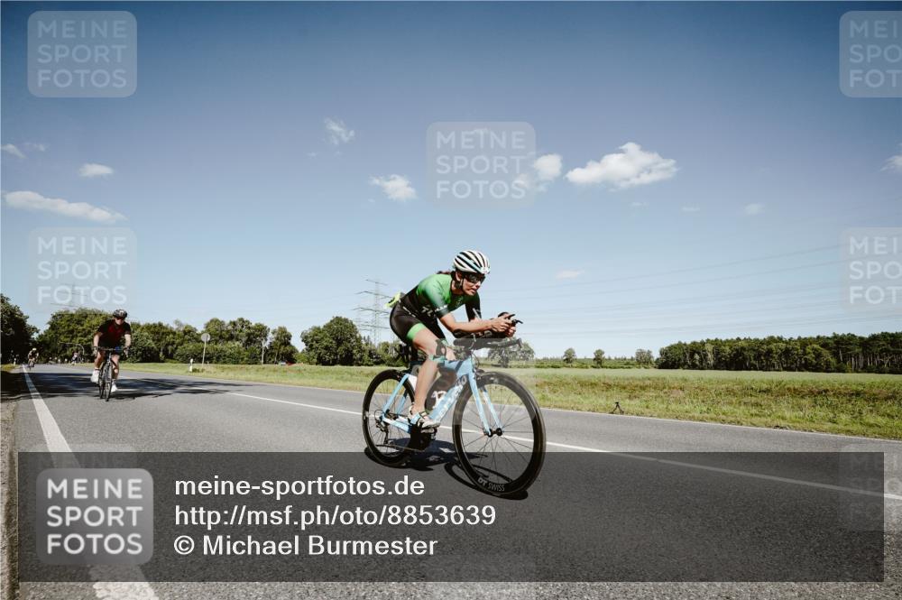 07.09.2025 - 19. Norderstedt Triathlon Michael Burmester http://msf.ph/oto/8853639 07.09.2025 14:49:05 Radfahren 374, 1453, 1489 meine-sportfotos.de