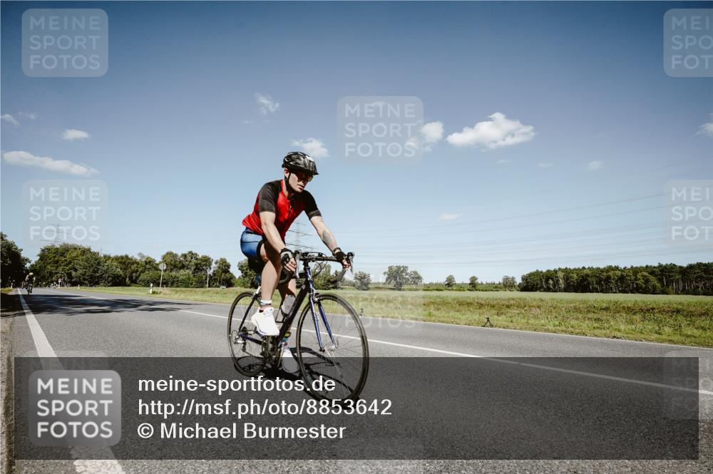07.09.2025 - 19. Norderstedt Triathlon Michael Burmester http://msf.ph/oto/8853642 07.09.2025 14:49:07 Radfahren 374, 1489 meine-sportfotos.de
