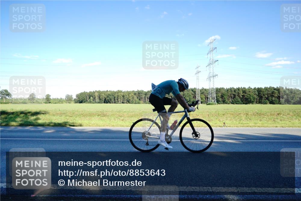 07.09.2025 - 19. Norderstedt Triathlon Michael Burmester http://msf.ph/oto/8853643 07.09.2025 16:04:33 Radfahren 870, 873, 953, 1435, 1444, 1464, 1592 meine-sportfotos.de