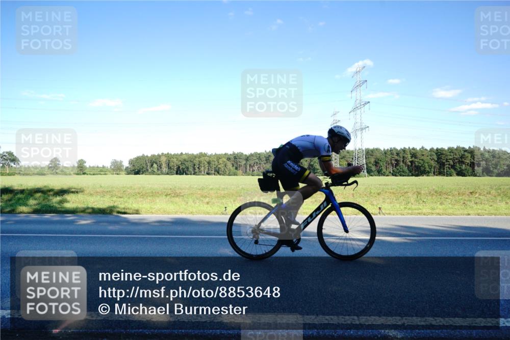07.09.2025 - 19. Norderstedt Triathlon Michael Burmester http://msf.ph/oto/8853648 07.09.2025 16:04:34 Radfahren 873, 953, 1444, 1464, 1592 meine-sportfotos.de