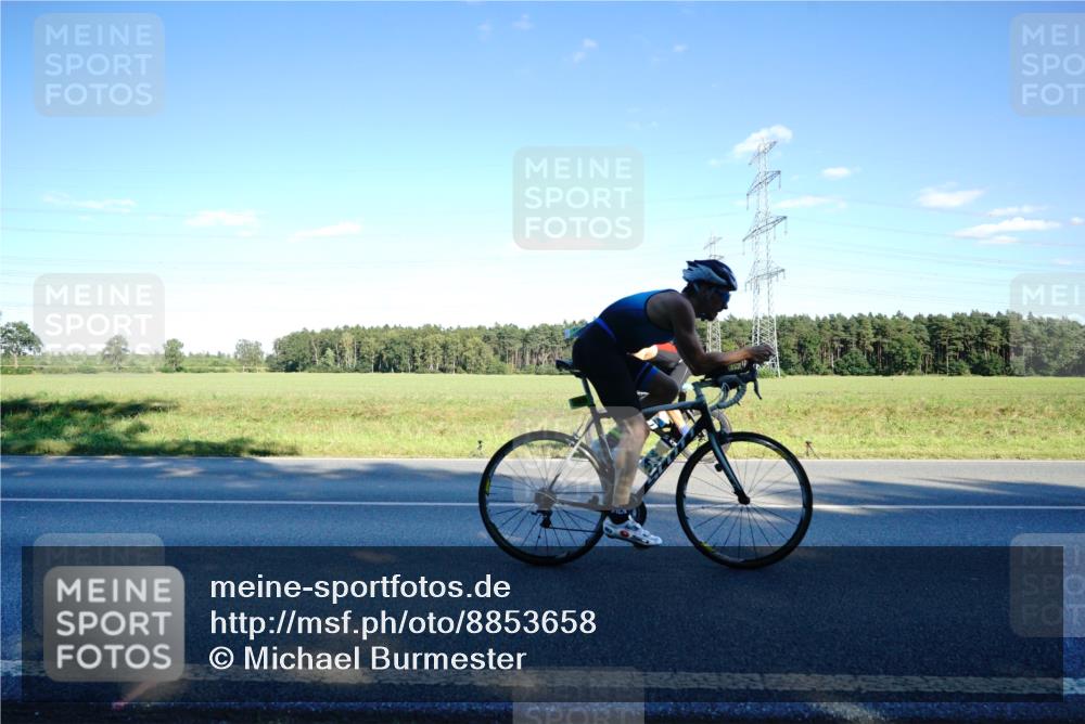 07.09.2025 - 19. Norderstedt Triathlon Michael Burmester http://msf.ph/oto/8853658 07.09.2025 16:04:39 Radfahren 534, 547, 873, 940, 949, 1410, 1448, 1577, 1620 meine-sportfotos.de