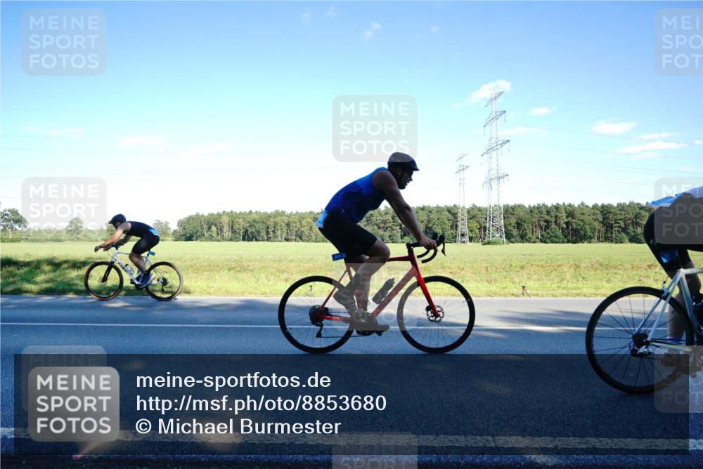 07.09.2025 - 19. Norderstedt Triathlon Michael Burmester http://msf.ph/oto/8853680 07.09.2025 16:04:48 Radfahren 376, 396, 918, 924, 1427, 1553 meine-sportfotos.de